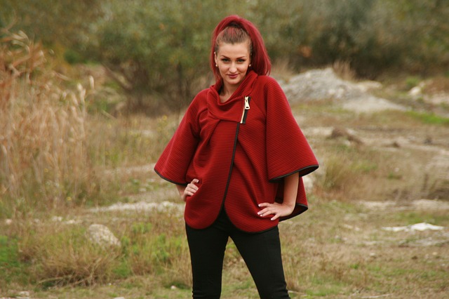 červený kabátek